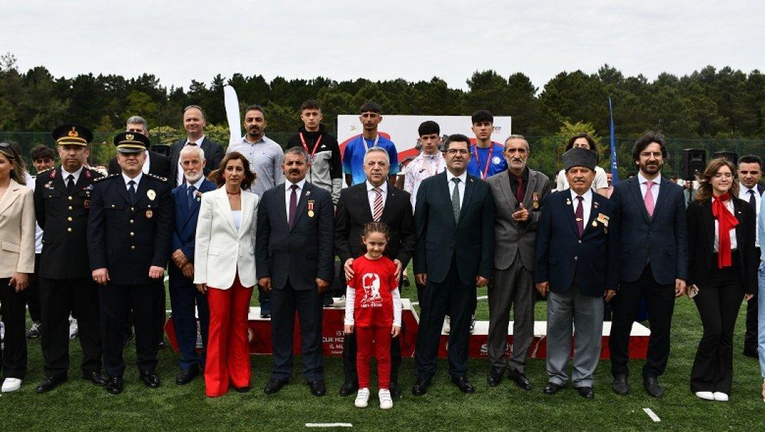 19 Mayıs Atatürk'ü Anma, Gençlik ve Spor Bayramı Kutlama Programı Alemdağ Stadı'nda Gerçekleştirildi