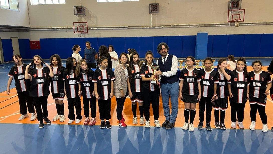 2023-2024 Eğitim Öğretim Yılı Çekmeköy Okul Sporları Kupa ve Madalyaları Takdim Edildi