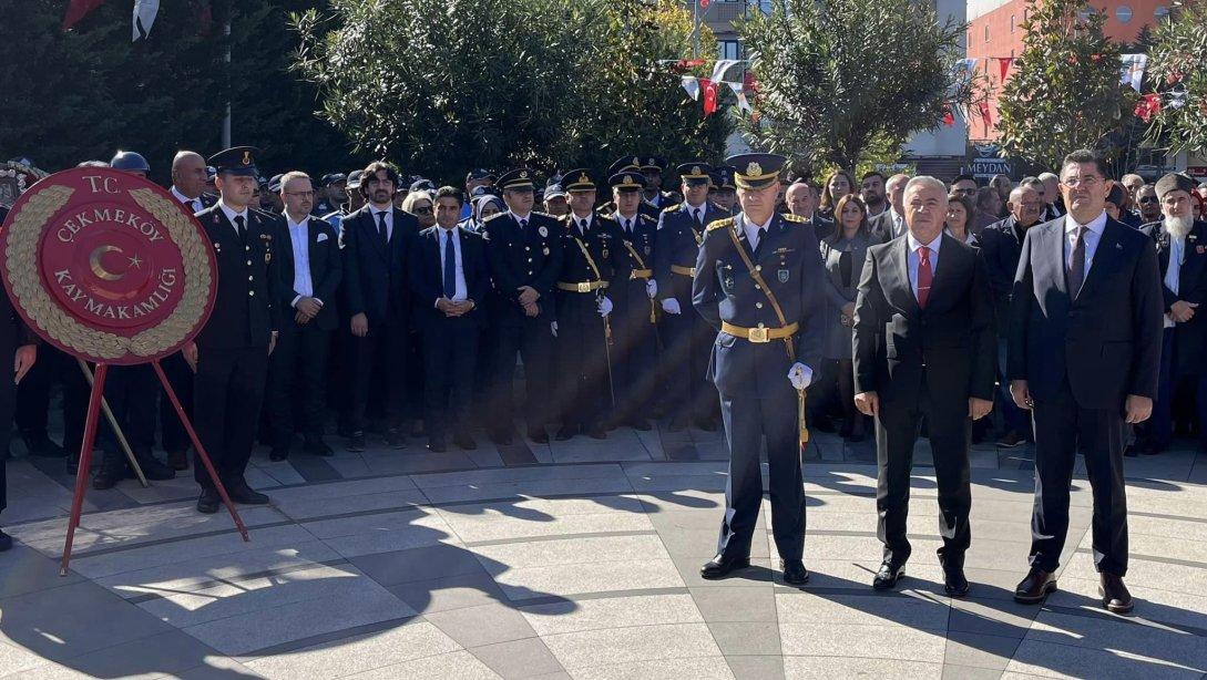 29 Ekim Cumhuriyet Bayramı'mızın 101. Yıl dönümü Münasebetiyle Çelenk Sunma Töreni Gerçekleştirildi